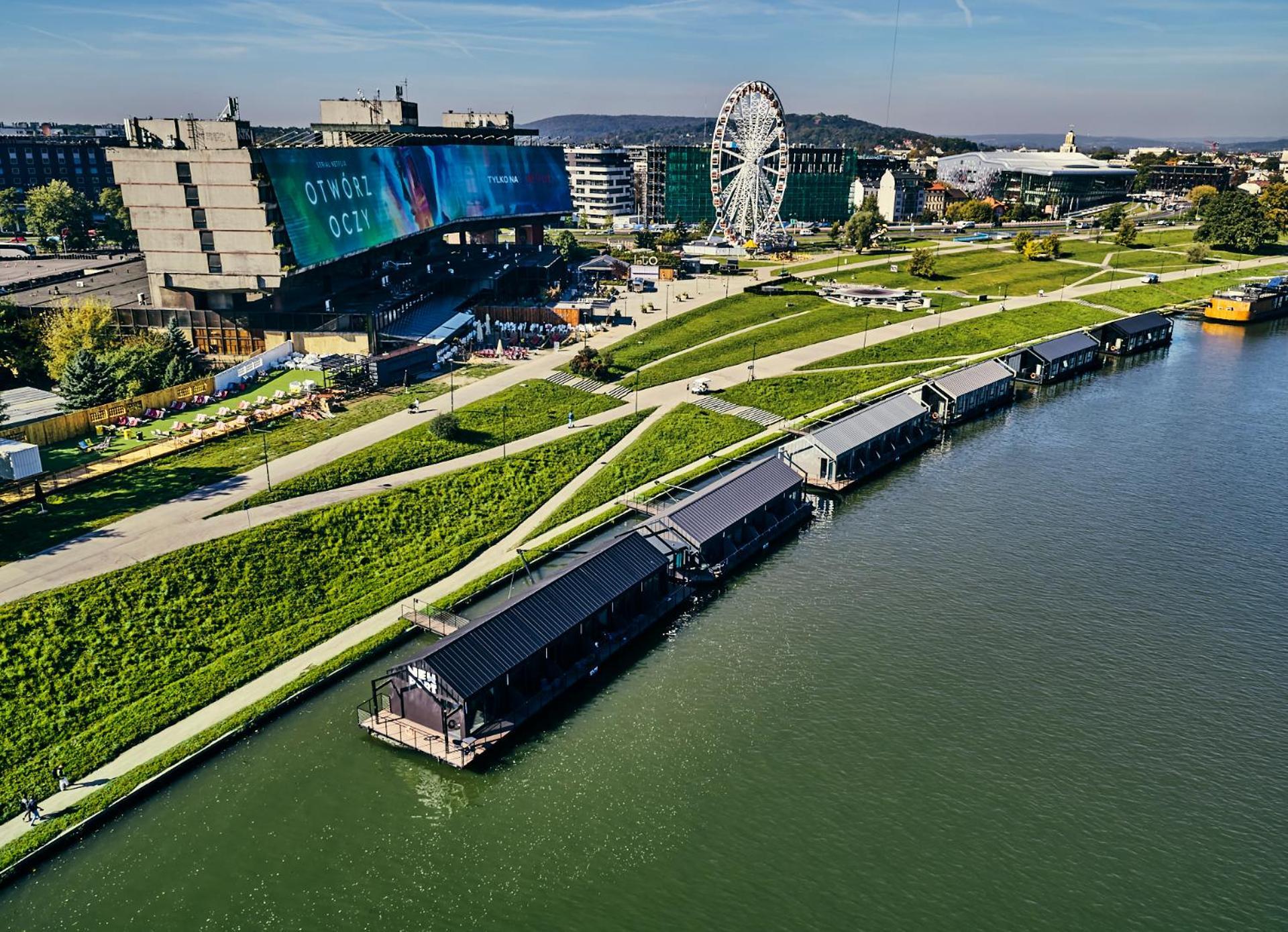 New Port Apartments On The River — Photos 1